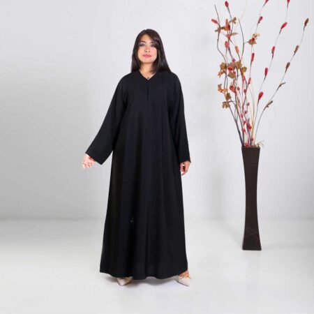 عبايه مقفولة سادة باللون الأسود